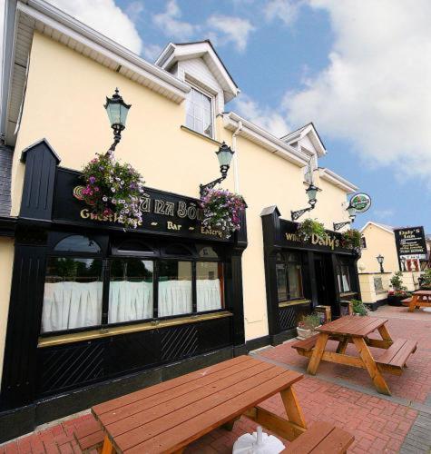 Dalys Inn Donore  Exterior photo