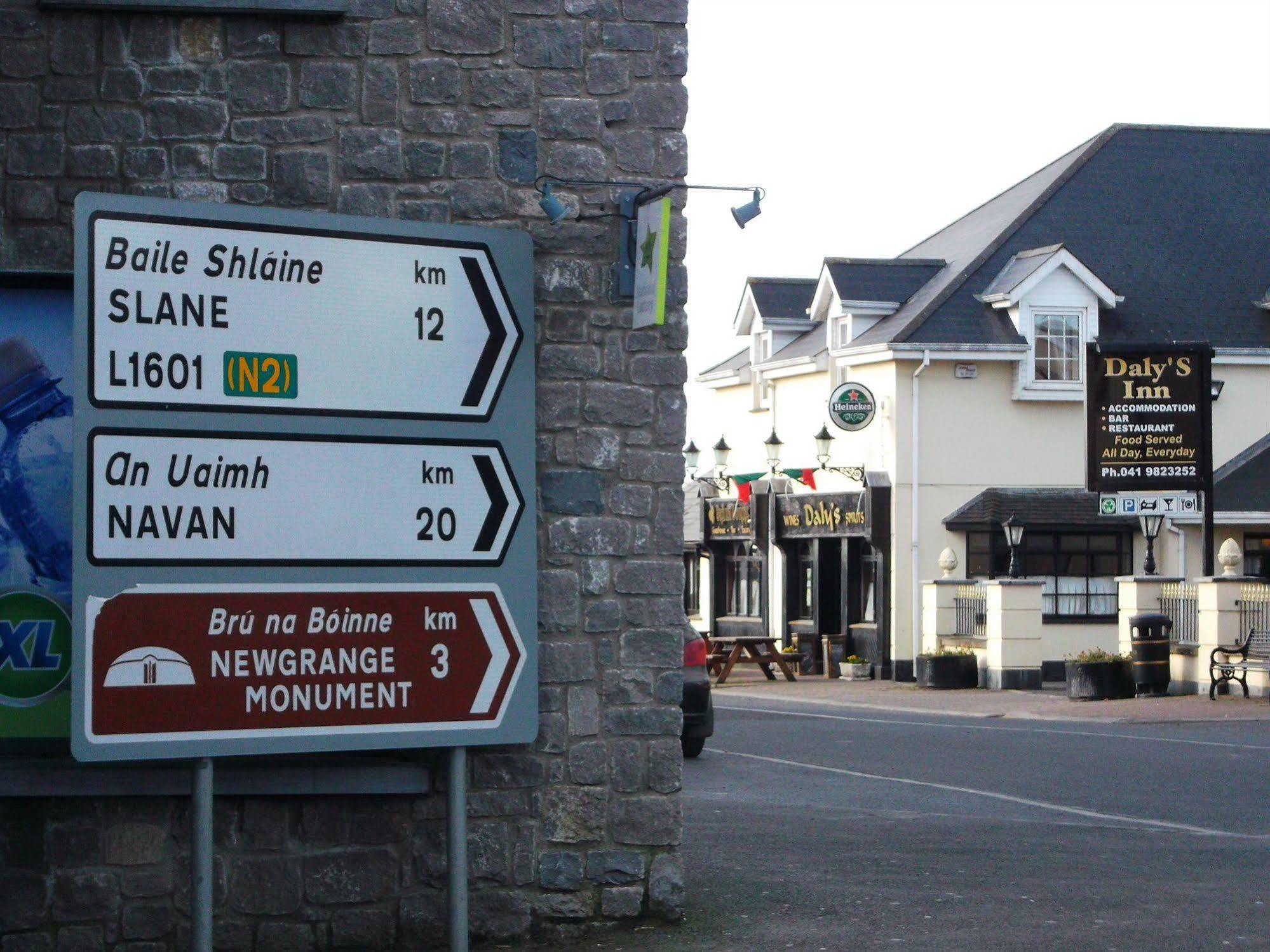 Dalys Inn Donore  Exterior photo