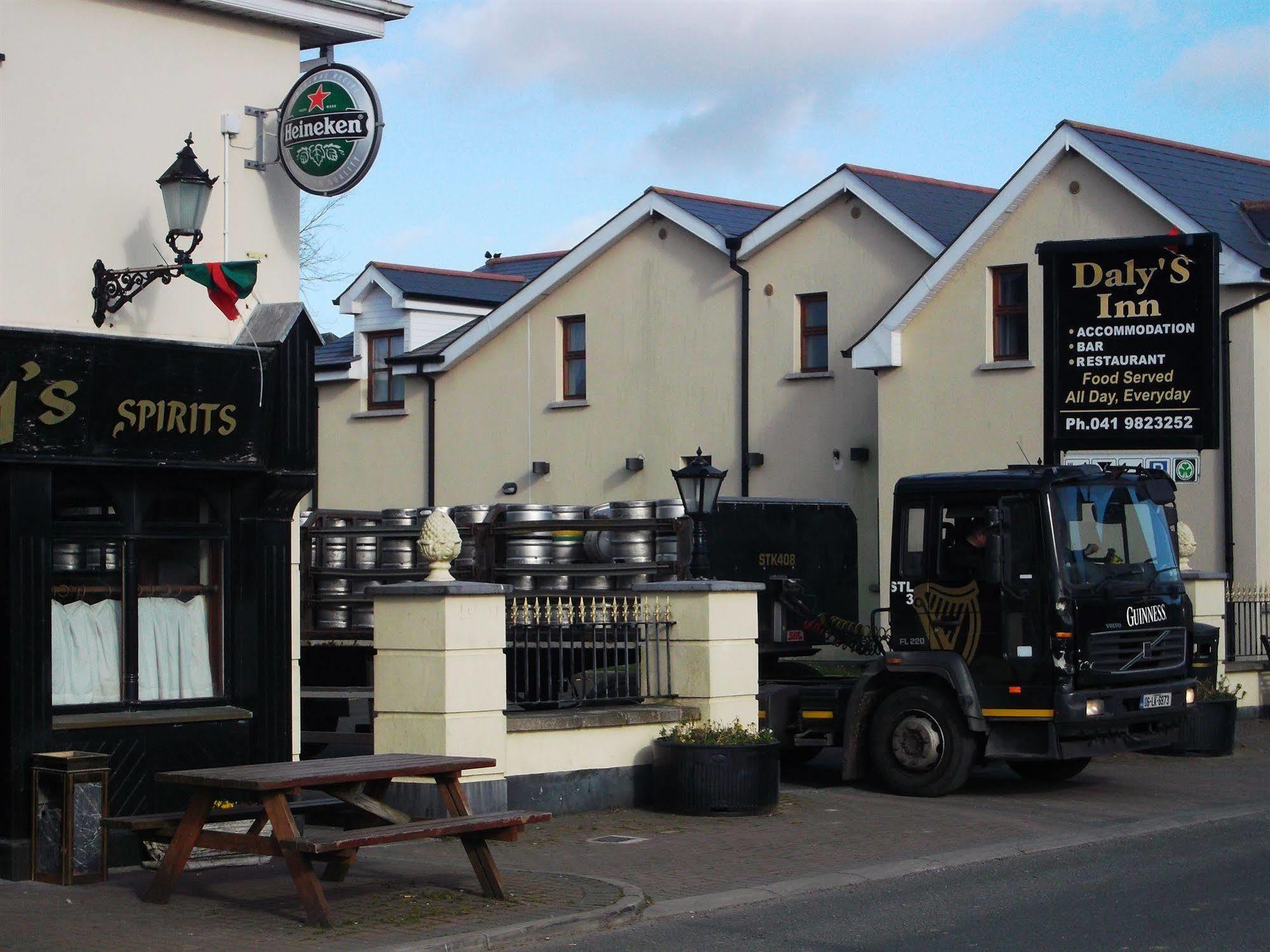 Dalys Inn Donore  Exterior photo